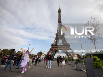 In Paris, France, on October 21, 2024, Paris City Hall definitively closes the Iena Bridge to car traffic. This emblematic bridge linking th...