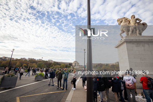 In Paris, France, on October 21, 2024, Paris City Hall definitively closes the Iena Bridge to car traffic. This emblematic bridge linking th...