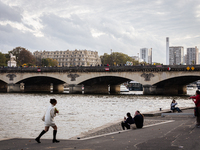 In Paris, France, on October 21, 2024, Paris City Hall definitively closes the Iena Bridge to car traffic. This emblematic bridge linking th...