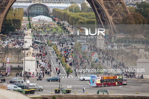 In Paris, France, on October 21, 2024, Paris City Hall definitively closes the Iena Bridge to car traffic. This emblematic bridge linking th...