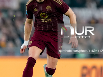 Artem Dovbyk of AS Roma in action during the Serie A Enilive match between AS Roma and FC Internazionale at Stadio Olimpico on October 20, 2...