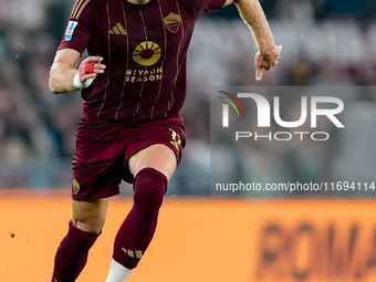 Artem Dovbyk of AS Roma in action during the Serie A Enilive match between AS Roma and FC Internazionale at Stadio Olimpico on October 20, 2...