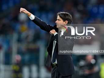 Simone Inzaghi head coach of FC Internazionale gestures during the Serie A Enilive match between AS Roma and FC Internazionale at Stadio Oli...