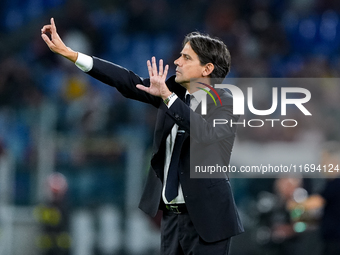 Simone Inzaghi head coach of FC Internazionale gestures during the Serie A Enilive match between AS Roma and FC Internazionale at Stadio Oli...