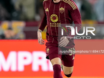 Nicola Zalewski of AS Roma during the Serie A Enilive match between AS Roma and FC Internazionale at Stadio Olimpico on October 20, 2024 in...