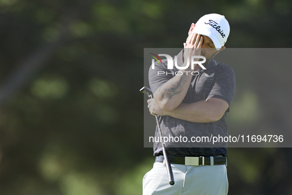 Andy Sullivan of England reacts on the 18th green during day four of the Estrella Damm N.A. Andalucia Masters 2024 at Real Club de Golf Soto...