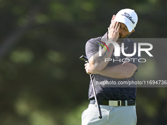 Andy Sullivan of England reacts on the 18th green during day four of the Estrella Damm N.A. Andalucia Masters 2024 at Real Club de Golf Soto...