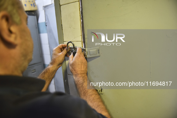 A photo tour organized by the administration of the Sahel Hospital on October 22, 2024, shows a nurse in the intensive care unit in the hosp...