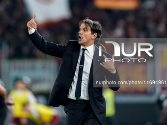 Simone Inzaghi head coach of FC Internazionale yells and gestures during the Serie A Enilive match between AS Roma and FC Internazionale at...