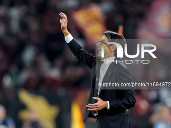 Simone Inzaghi head coach of FC Internazionale gestures during the Serie A Enilive match between AS Roma and FC Internazionale at Stadio Oli...