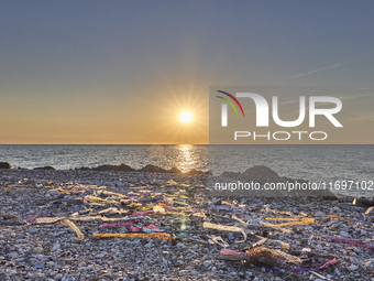 Huge quantities of tubular nets used for mussel farming and buoys employed in the fishing industry invade the sea and the coast around the l...