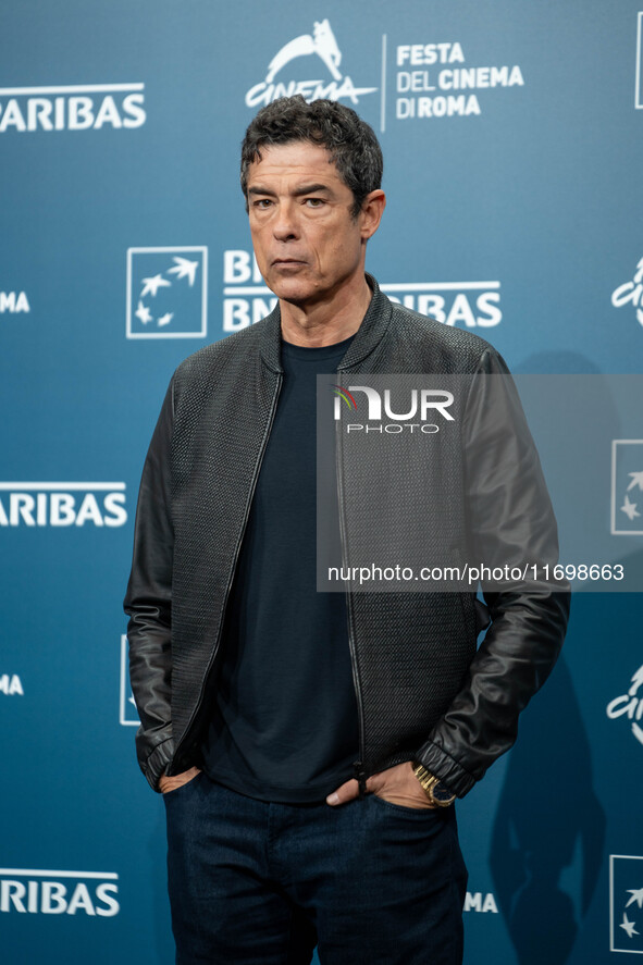 Alessandro Gassman attends the ''Mani Nude'' photocall during the 19th Rome Film Festival at Auditorium Parco Della Musica in Rome, Italy, o...