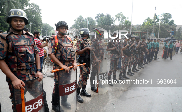 The interim government increases security around the Bangabhaban due to protests demanding the resignation of President Mohammed Shahabuddin...