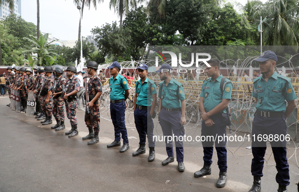 The interim government increases security around the Bangabhaban due to protests demanding the resignation of President Mohammed Shahabuddin...