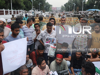 The interim government increases security around the Bangabhaban due to protests demanding the resignation of President Mohammed Shahabuddin...