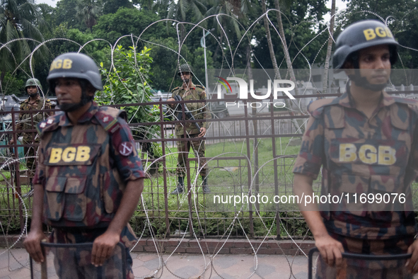 Security is tightened around the Bangabhaban premises as protests for the president's resignation continue in Dhaka, Bangladesh, on October...