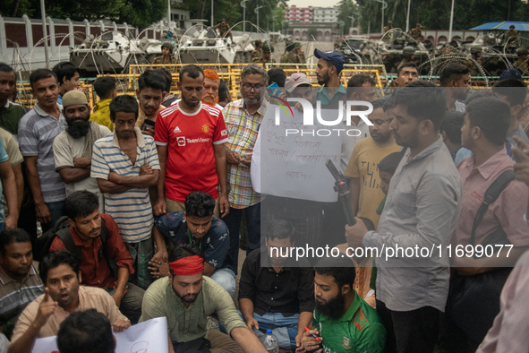 Security is tightened around the Bangabhaban premises as protests for the president's resignation continue in Dhaka, Bangladesh, on October...