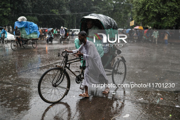 Rain starts in the capital Dhaka, Bangladesh, on October 24, 2024, due to the effect of cyclone 'Dana'. 