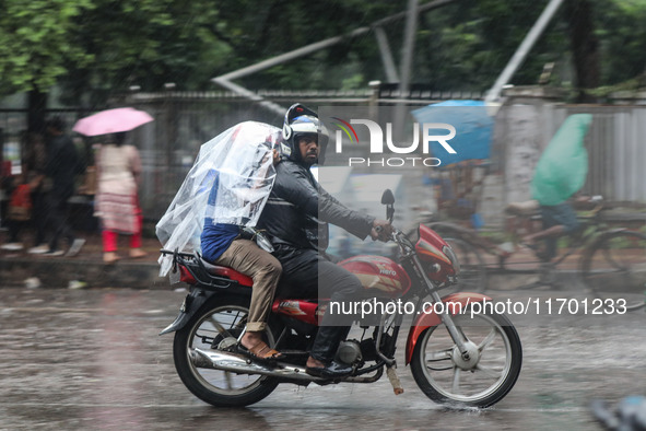 Rain starts in the capital Dhaka, Bangladesh, on October 24, 2024, due to the effect of cyclone 'Dana'. 