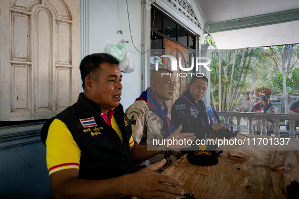 Apichat Wongsuwan, Community Head of Tung Yang District, Pattani, meets with the media to discuss the status of the situation. Special Force...