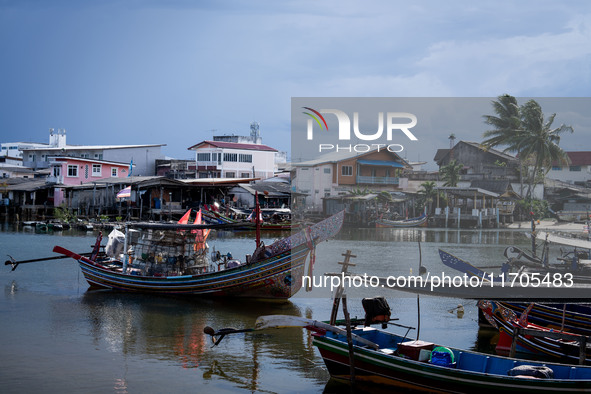 Longtail fishing boats park near the fisherman's village area of Narathiwat. Daily life in Tak Bai, Narathiwat, Thailand, on October 25, 202...