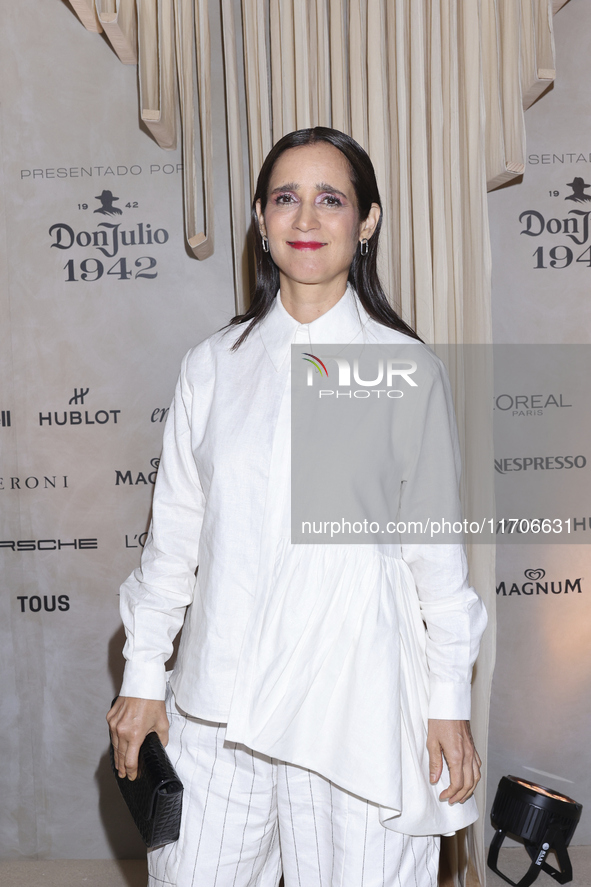 Julieta Venegas attends the red carpet for the Vogue Dia de Muertos Gala at Palacio de Mineria in Mexico City, Mexico, on October 24, 2024. 