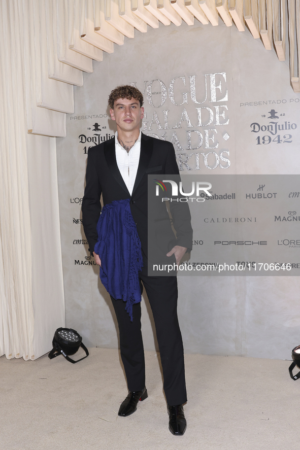 Igor Lichnovsky attends the red carpet for the Vogue Dia de Muertos Gala at Palacio de Mineria in Mexico City, Mexico, on October 24, 2024. 