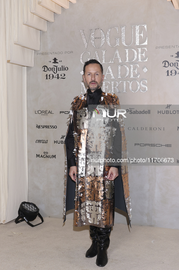 Oscar Madrazo attends the red carpet for the Vogue Dia de Muertos Gala at Palacio de Mineria in Mexico City, Mexico, on October 24, 2024. 