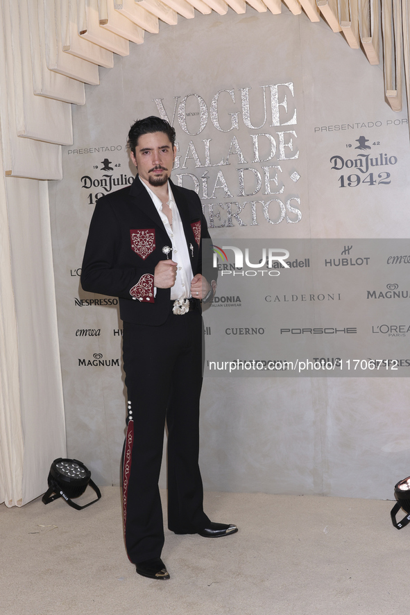 Alex Fernandez attends the red carpet for the Vogue Dia de Muertos Gala at Palacio de Mineria in Mexico City, Mexico, on October 24, 2024. 