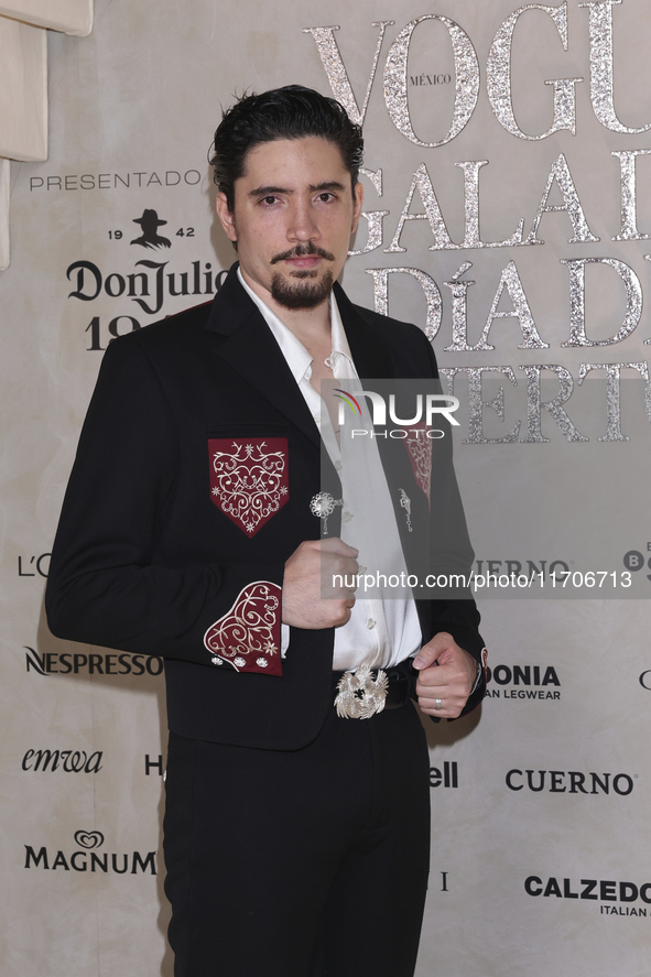 Alex Fernandez attends the red carpet for the Vogue Dia de Muertos Gala at Palacio de Mineria in Mexico City, Mexico, on October 24, 2024. 