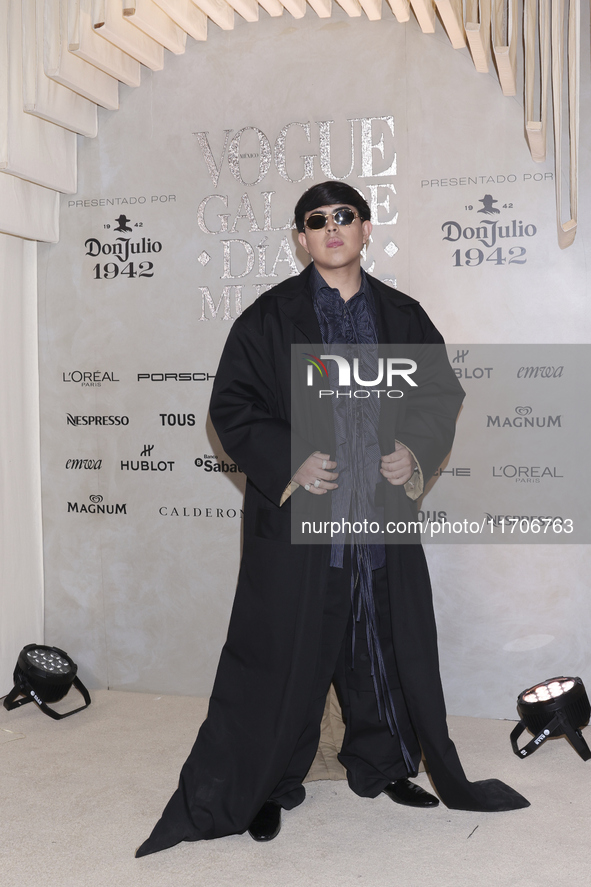 Oscar Maydon attends the red carpet for the Vogue Dia de Muertos Gala at Palacio de Mineria in Mexico City, Mexico, on October 24, 2024. 