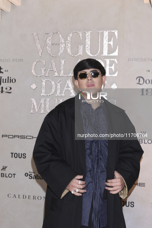 Oscar Maydon attends the red carpet for the Vogue Dia de Muertos Gala at Palacio de Mineria in Mexico City, Mexico, on October 24, 2024. 