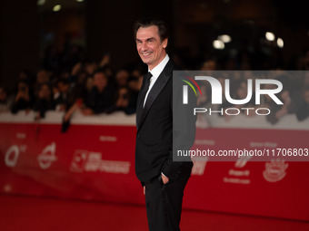 Fabrizio Gifuni attends the ''L'Amica Geniale. Storia Della Bambina Perduta'' red carpet during the 19th Rome Film Festival at Auditorium Pa...