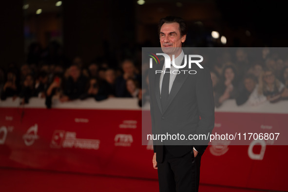 Fabrizio Gifuni attends the ''L'Amica Geniale. Storia Della Bambina Perduta'' red carpet during the 19th Rome Film Festival at Auditorium Pa...