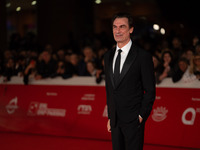 Fabrizio Gifuni attends the ''L'Amica Geniale. Storia Della Bambina Perduta'' red carpet during the 19th Rome Film Festival at Auditorium Pa...