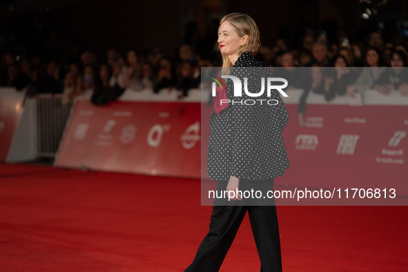 Alba Rohrwacher attends the ''L'Amica Geniale. Storia Della Bambina Perduta'' red carpet during the 19th Rome Film Festival at Auditorium Pa...