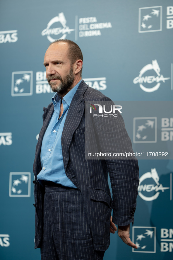 Ralph Fiennes attends the ''Conclave'' photocall during the 19th Rome Film Festival at Auditorium Parco Della Musica in Rome, Italy, on Octo...