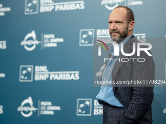 Ralph Fiennes attends the ''Conclave'' photocall during the 19th Rome Film Festival at Auditorium Parco Della Musica in Rome, Italy, on Octo...