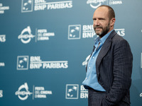 Ralph Fiennes attends the ''Conclave'' photocall during the 19th Rome Film Festival at Auditorium Parco Della Musica in Rome, Italy, on Octo...