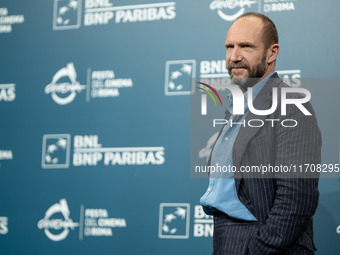 Ralph Fiennes attends the ''Conclave'' photocall during the 19th Rome Film Festival at Auditorium Parco Della Musica in Rome, Italy, on Octo...