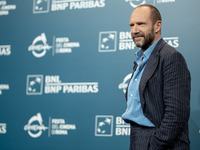 Ralph Fiennes attends the ''Conclave'' photocall during the 19th Rome Film Festival at Auditorium Parco Della Musica in Rome, Italy, on Octo...