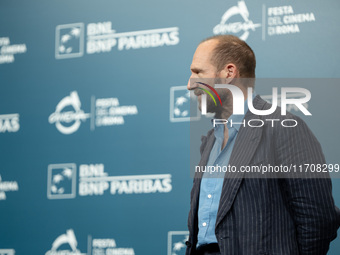 Ralph Fiennes attends the ''Conclave'' photocall during the 19th Rome Film Festival at Auditorium Parco Della Musica in Rome, Italy, on Octo...