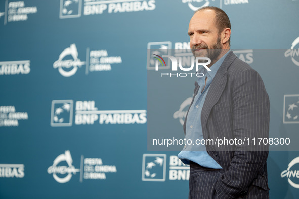 Ralph Fiennes attends the ''Conclave'' photocall during the 19th Rome Film Festival at Auditorium Parco Della Musica in Rome, Italy, on Octo...