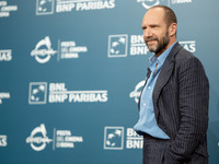 Ralph Fiennes attends the ''Conclave'' photocall during the 19th Rome Film Festival at Auditorium Parco Della Musica in Rome, Italy, on Octo...