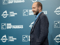 Ralph Fiennes attends the ''Conclave'' photocall during the 19th Rome Film Festival at Auditorium Parco Della Musica in Rome, Italy, on Octo...