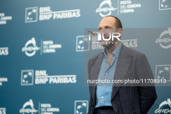 Ralph Fiennes attends the ''Conclave'' photocall during the 19th Rome Film Festival at Auditorium Parco Della Musica in Rome, Italy, on Octo...