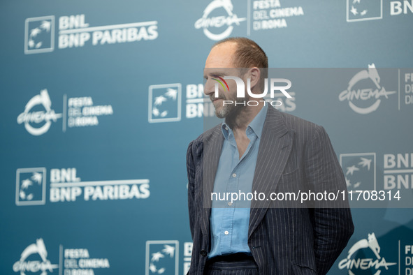 Ralph Fiennes attends the ''Conclave'' photocall during the 19th Rome Film Festival at Auditorium Parco Della Musica in Rome, Italy, on Octo...