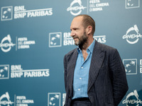 Ralph Fiennes attends the ''Conclave'' photocall during the 19th Rome Film Festival at Auditorium Parco Della Musica in Rome, Italy, on Octo...