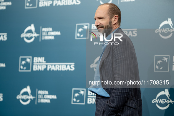 Ralph Fiennes attends the ''Conclave'' photocall during the 19th Rome Film Festival at Auditorium Parco Della Musica in Rome, Italy, on Octo...