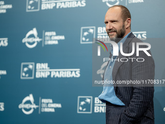 Ralph Fiennes attends the ''Conclave'' photocall during the 19th Rome Film Festival at Auditorium Parco Della Musica in Rome, Italy, on Octo...